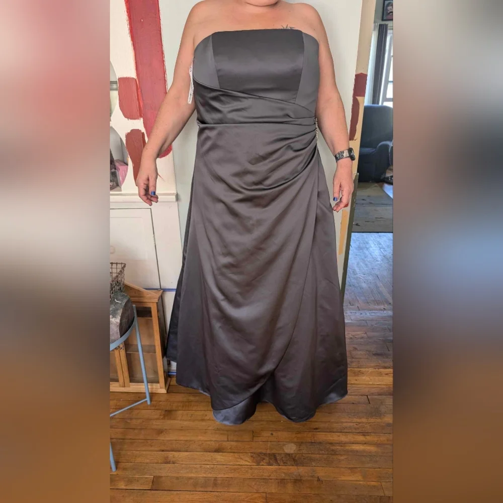 David's Bridal Women 18 Pewter gray formal sleeveless dress - Picture 2 of 5